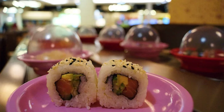 Ulovte si asijské speciality: 2 hodiny neomezené konzumace running sushi