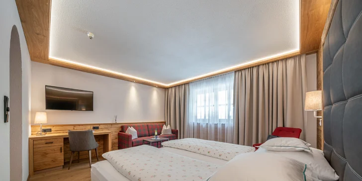 Vaša izba pre 2⁠–⁠3 osoby kombinuje drevený nábytok v alpskom štýle a moderný komfort.