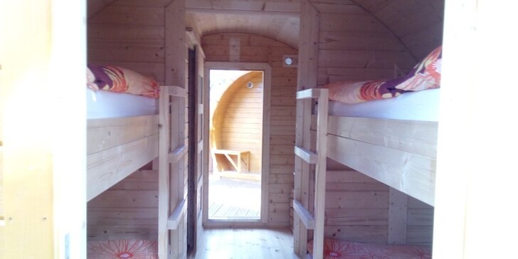 2–4 noci ve Viking houses: Ubytování ve dřevěných "sudových" chatičkách