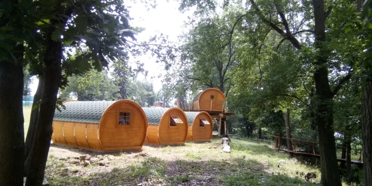 2–4 noci ve Viking houses: Ubytování ve dřevěných "sudových" chatičkách