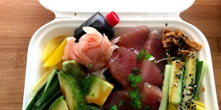 Havajské poke bowl s rybou, krevetami nebo vegetariánské + rozvoz po Praze