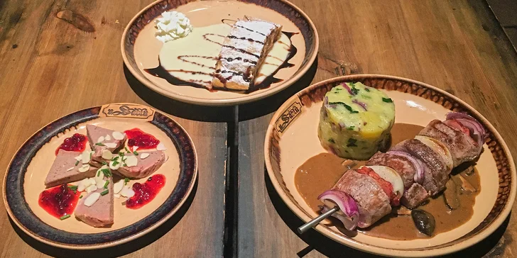 Zvěřinová hostina ve vyhlášené restauraci U Sádlů: kančí špíz i paštika