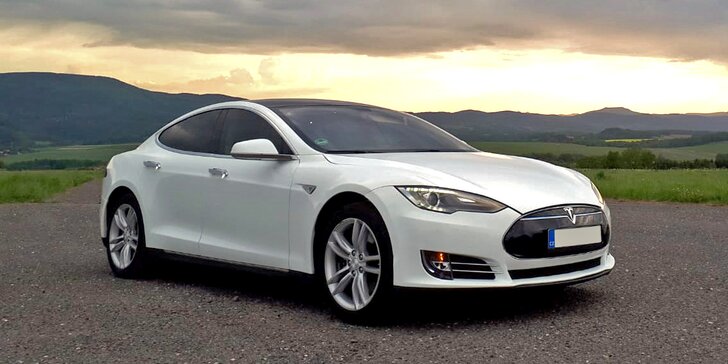 Zrychlení z 0 na 100 km/h za 4 s: spolujízda nebo řízení žihadla Tesla S