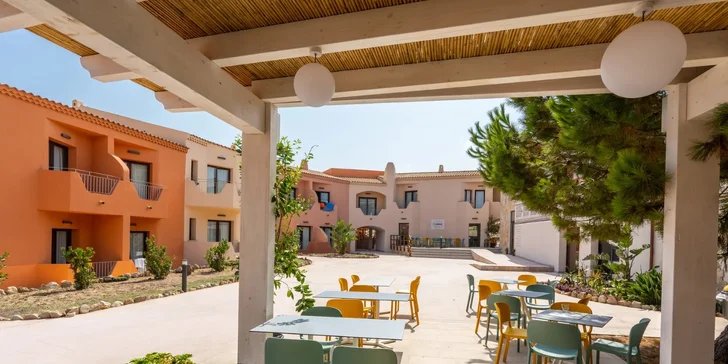 Pokoje mají terasu nebo balkon. 