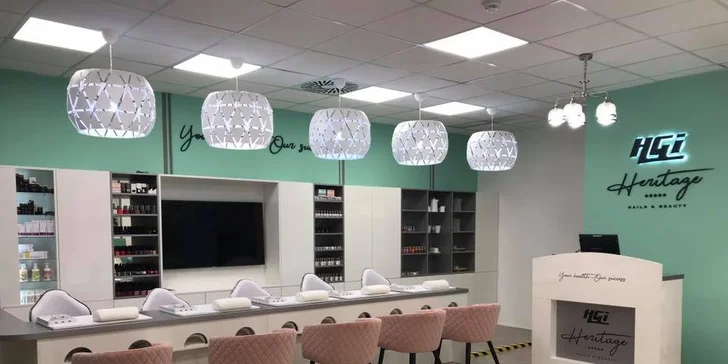 Péče o nehty: Manikúra vč. gel laku či P-Shine nebo pedikúra v centru Prahy