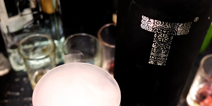 Horké drinky na vánočních trzích: Kostitřas, Černá díra, Štrúdl i Cocot