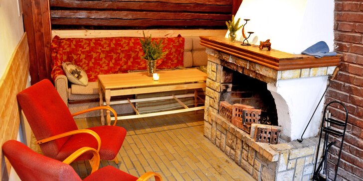 Zimní radovánky v Beskydech: apartmán ve zrekonstruované horské chatě a snídaně či polopenze