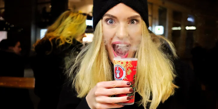 Horké drinky na vánočních trzích: Kostitřas, Černá díra, Štrúdl i Cocot