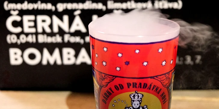 Horké drinky na vánočních trzích: Kostitřas, Černá díra, Štrúdl i Cocot