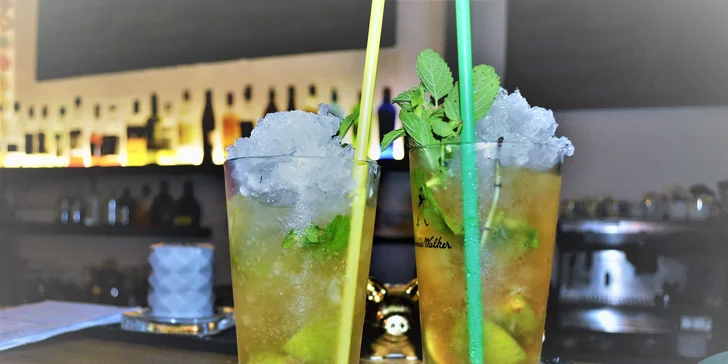 Tapas podle výběru a prosecco nebo nealko pro dva v baru Ježkovy voči