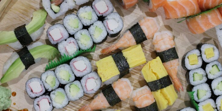 Sushi sety plné dobrot: 48 nebo 70 čerstvých kousků s lososem i avokádem