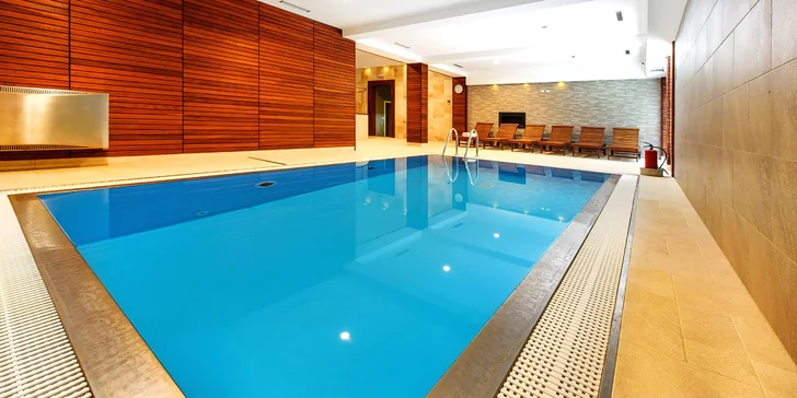 Silvestr u přehrady: pobyt pro dva vč. rautu, wellness a bowlingu