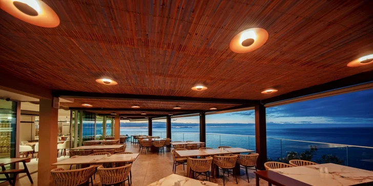 Pokoje i hotelová restaurace jsou nově zrekonstruované.