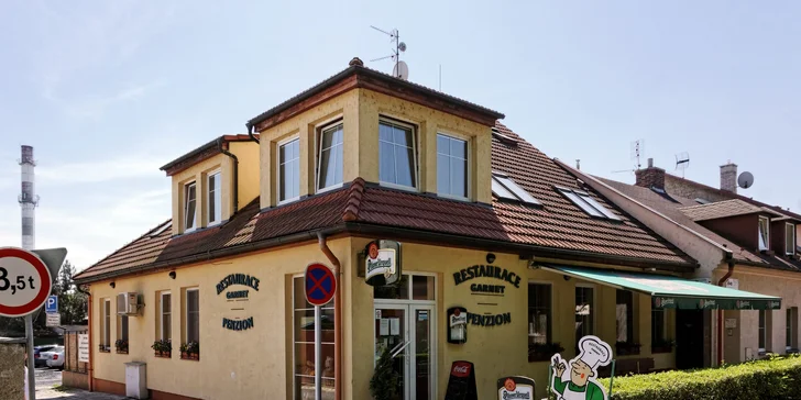Vyrazte na baštu: kachní vývar a konfitovaná kachna s knedlíky a zelím