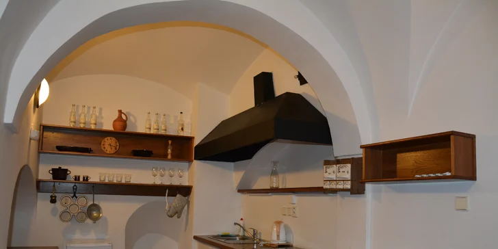 Silvestr s polopenzí pro 2 až 8 osob ve vinném sklepě v srdci Pálavy