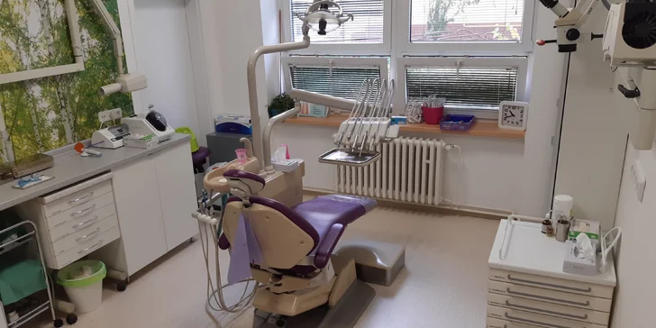 Dentální hygiena pro zářivý úsměv: odstranění kamene i leštění zubů