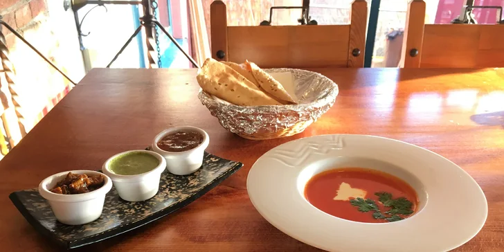 Masové nebo vegetariánské degustační menu v indické restauraci pro 2 osoby