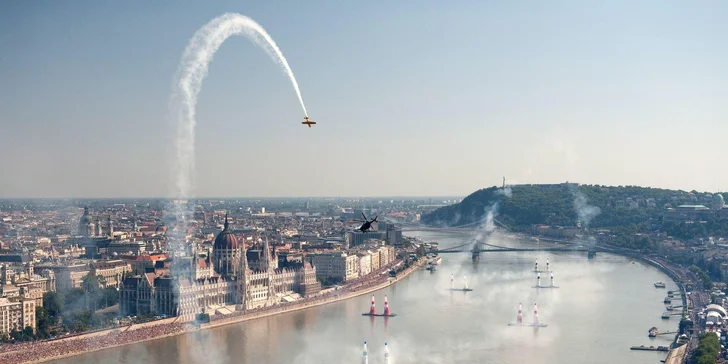 Fanděte Martinu Šonkovi: zájezd na Red Bull Air Race na Balatonu vč. vstupenky