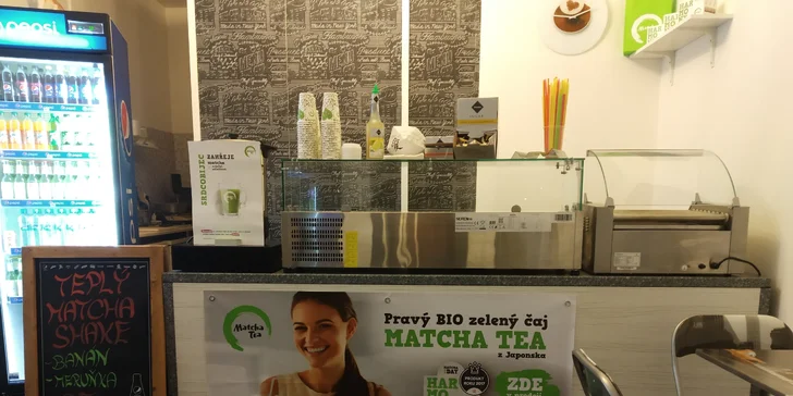 Nevídaná dobrota: Matcha burger s jedinečnou bulkou plnou dobrot