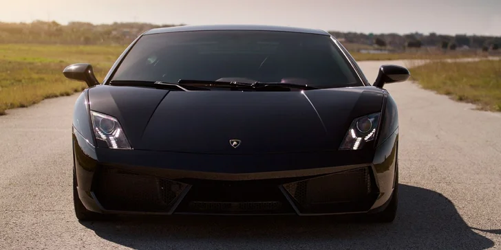 Zážitkové jízdy ve Ferrari, Lamborghini či Mercedes Benz: 15, 30 i 60 minut