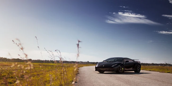 3–5 kol na technické trati v autě podle výběru: Mustang, Dodge, Nissan, Lamborghini i Ferrari