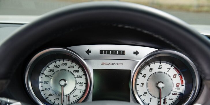 Zážitkové jízdy ve Ferrari, Lamborghini či Mercedes Benz: 15, 30 i 60 minut