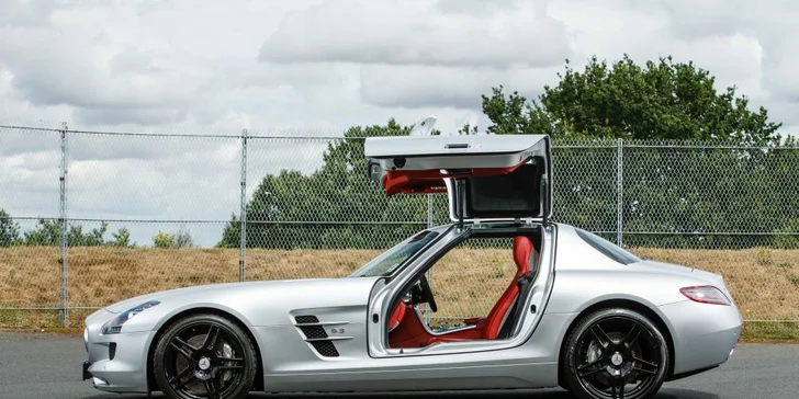 Zážitkové jízdy ve Ferrari, Lamborghini či Mercedes Benz: 15, 30 i 60 minut