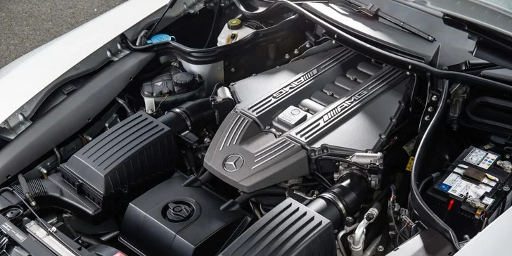 Zážitkové jízdy ve Ferrari, Lamborghini či Mercedes Benz: 15, 30, 45 i 60 minut