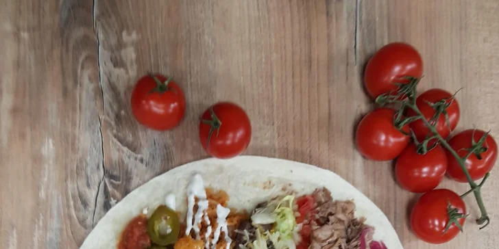 Skvělé jídlo: Extra pálivé mexické burrito carnitas caliente pro jednoho