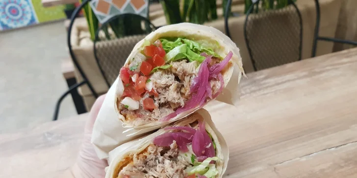 Skvělé jídlo: Extra pálivé mexické burrito carnitas caliente pro jednoho