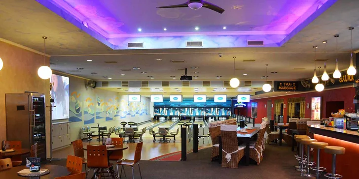 Kuželky, třeste se: hodina bowlingu v čase 11:00–18:00 až pro 6 hráčů