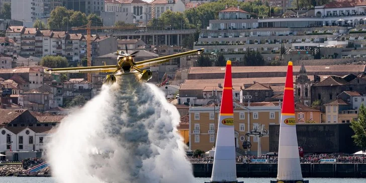 Fanděte Martinu Šonkovi: zájezd na Red Bull Air Race na Balatonu vč. vstupenky