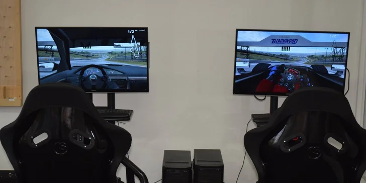 Jízda na promakaných simulátorech závodních aut: 30 minut pro 1 i 2