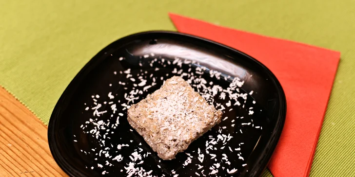 Kambodžské menu pro 2 osoby: mangový salát, tygří krevety i banánový dort