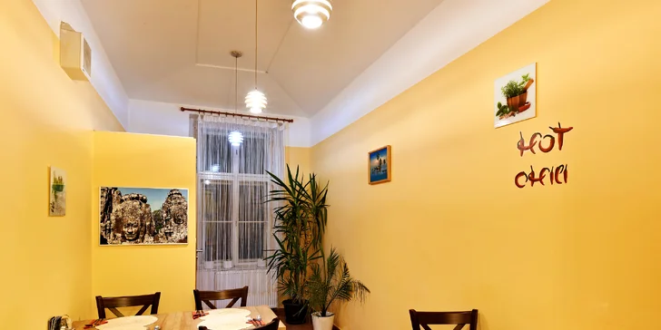 Kambodžské menu pro 2 osoby: mangový salát, tygří krevety i banánový dort