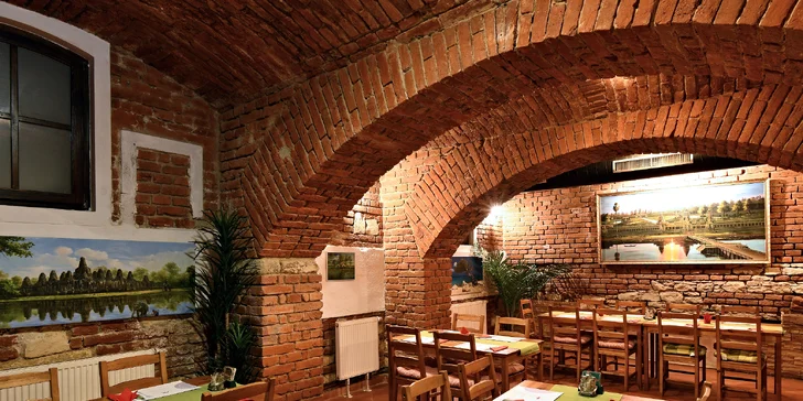 Kambodžské menu pro 2 osoby: mangový salát, tygří krevety i banánový dort