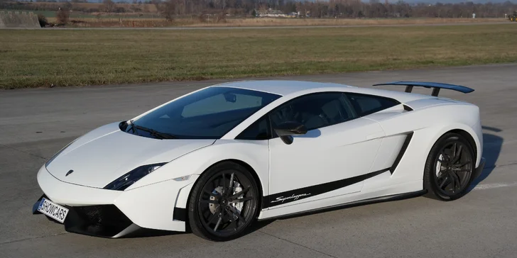 20 minut v supersportu vč. jízdy na letišti: Porsche, Lamborghini, Audi a další