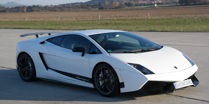 20 minut v supersportu vč. jízdy na letišti: Porsche, Lamborghini, Audi a další
