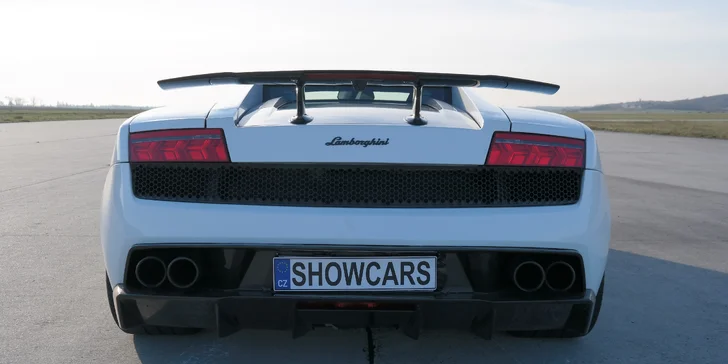 20 minut v supersportu vč. jízdy na letišti: Porsche, Lamborghini, Audi a další