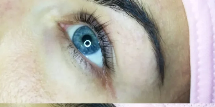 Pro smyslný pohled i bez umělých řas: botox na řasy či lash lifting