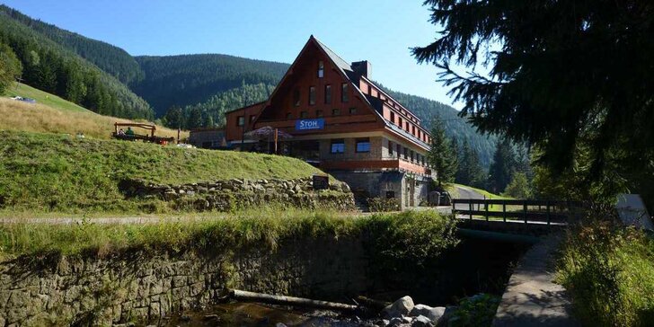 Pobyt v rodinném hotelu ve Špindlerově mlýně: polopenze, vstup do Vodního ráje a výlety