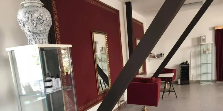 Plné obočí: microblading, pudrové obočí nebo kombinace obou technik