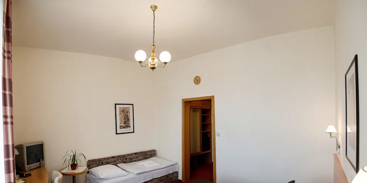 Pro milovníky vína - hotel v centru Uherského Hradiště, tři lahvinky i wellness