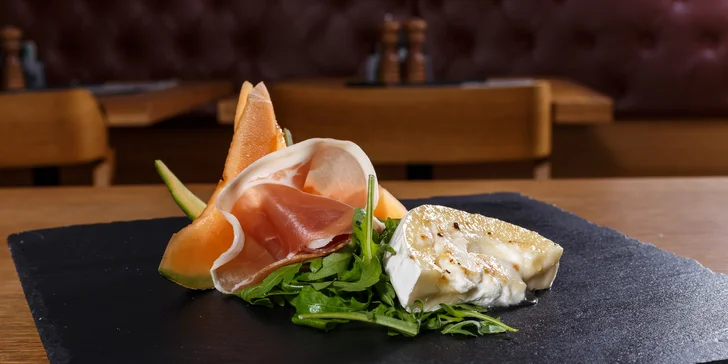 Silvestrovské menu na Kampě: hovězí rib eye i parfait z tresčích jater
