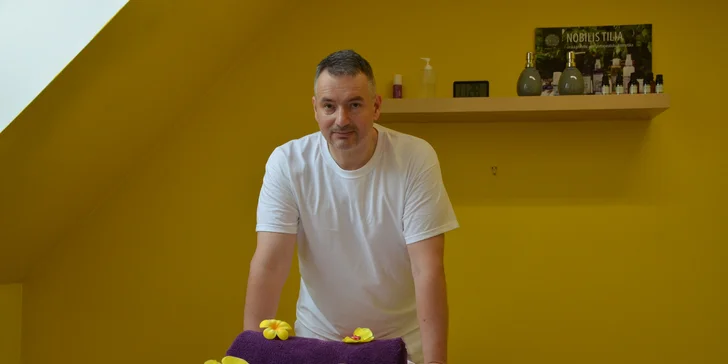 Čínská masáž Tuina pro uvolnění ztuhlé šíje a ramen