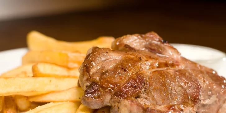Dárkový voucher do restaurace s tradičními českými jídly a tankovým pivem