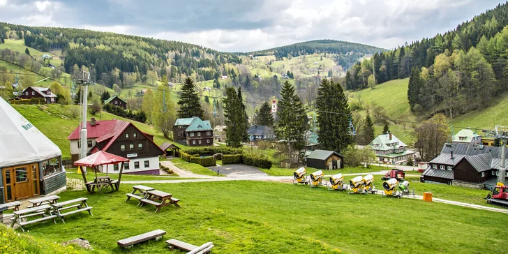 Vzhůru do hor: hotel v Peci pod Sněžkou se snídaní nebo polopenzí a neomezeným wellness