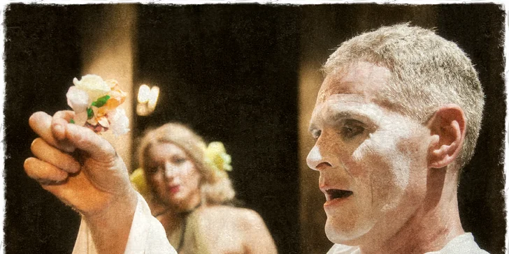 Vstupenka na divadelní představení dle výběru: Deburau či Rusalka