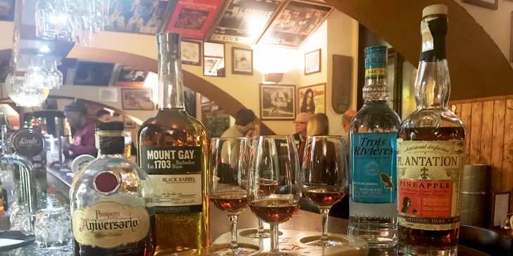 Gastrozážitek na jedničku: hovězí burger a degustace 4 výběrových rumů pro dva