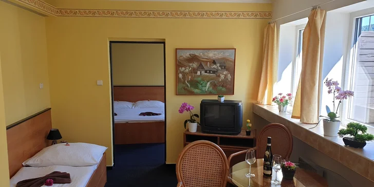 Pokoje zde jsou jednoduché, ale účelně zařízené.